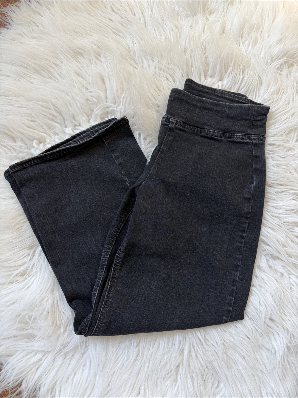 Women’s high rise weekender Black Stretch Pull-On Jeans wide leg old navy